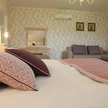 Publo Hotel *